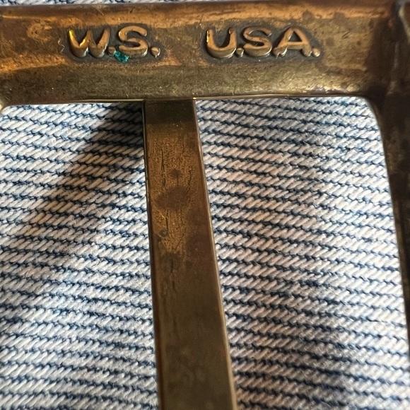 Classic Brown Leather Belt with Gold Buckle - Picture 7 of 10